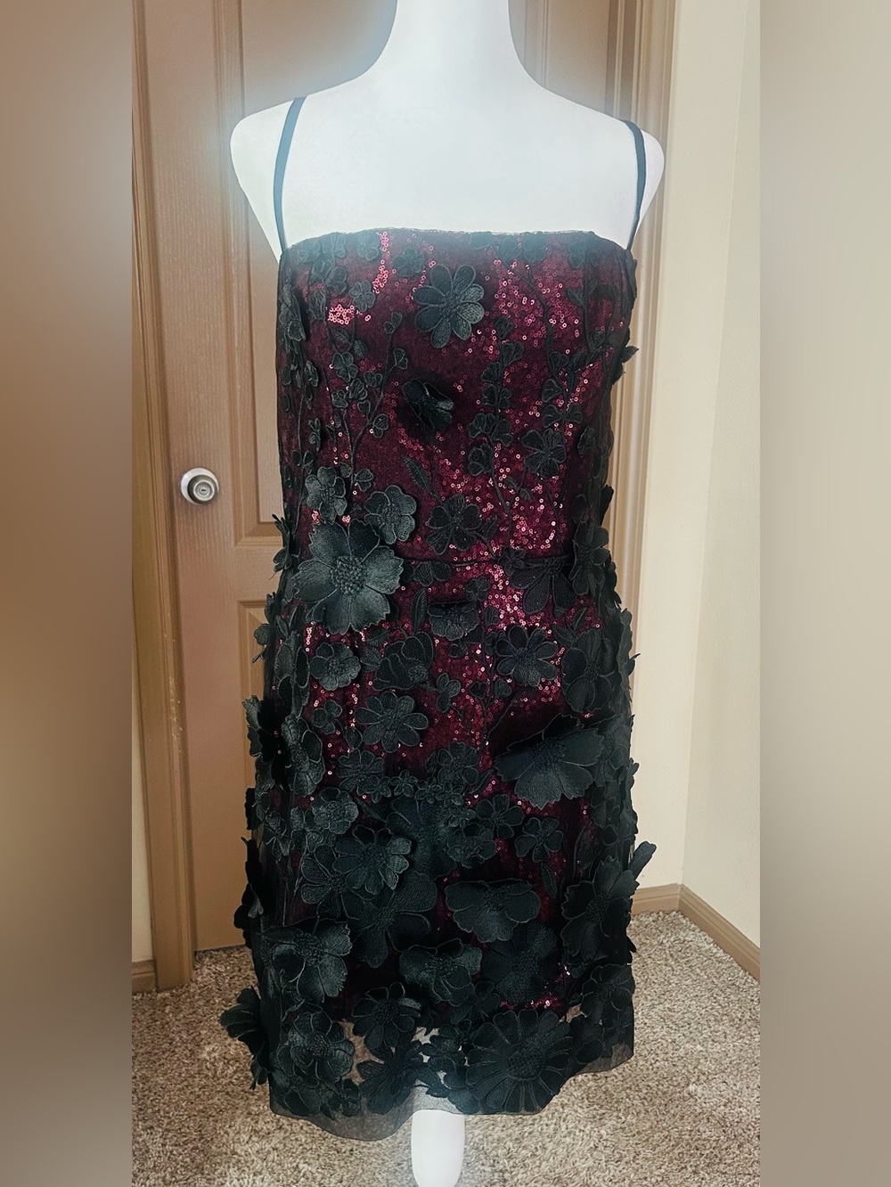 HELSI Hilma Floral Appliqué Sequin Mini Dress Burgundy/Black XL